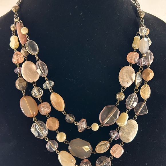 Premier Jewelry Necklace, bracelet, and matching earrings. - Picture 2 of 4